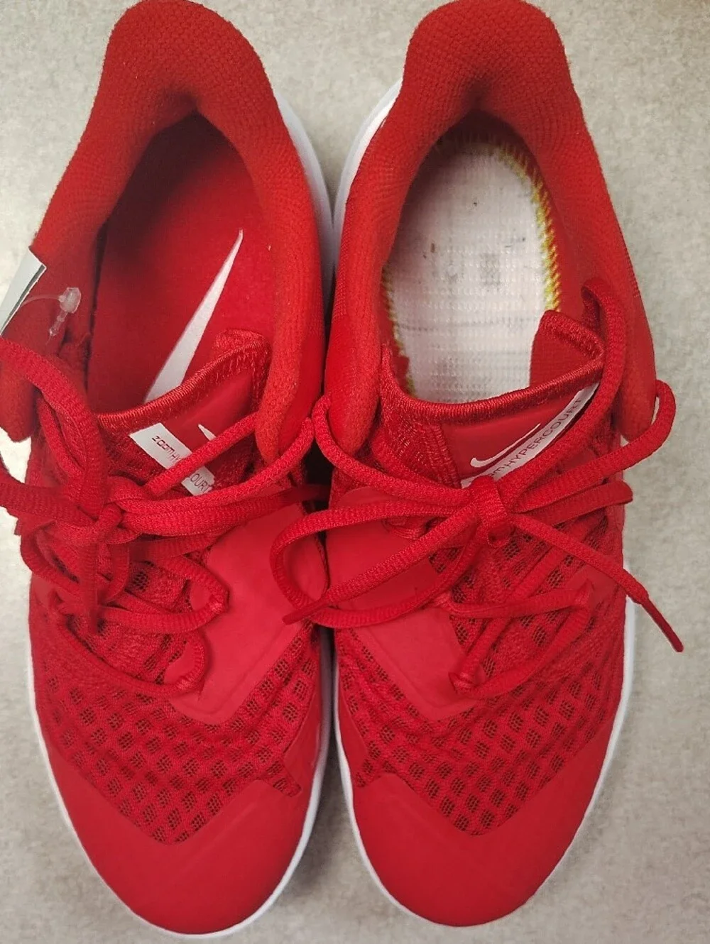 Nike Red Men's Athletic Mesh Sneakers with White Midsole. Missing Left Sole US 7